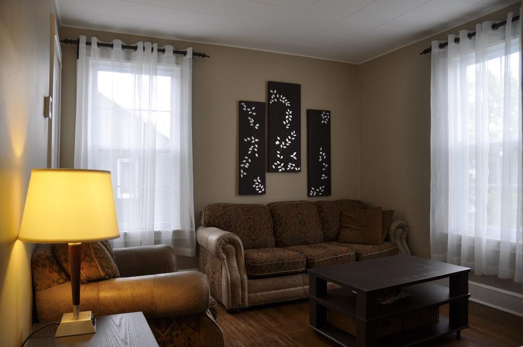 Moncton Suites - Downtown 81 Maple Экстерьер фото